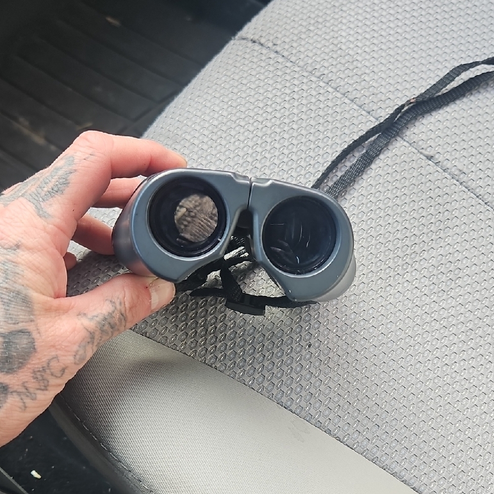 Olympus Black Binoculars with Case - Picture 3 of 7
